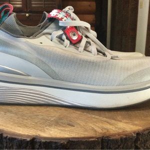 Bala Footwear Twelves Women’s Size 9.5 Shoes Grey Red Fluid Resistant Nursing